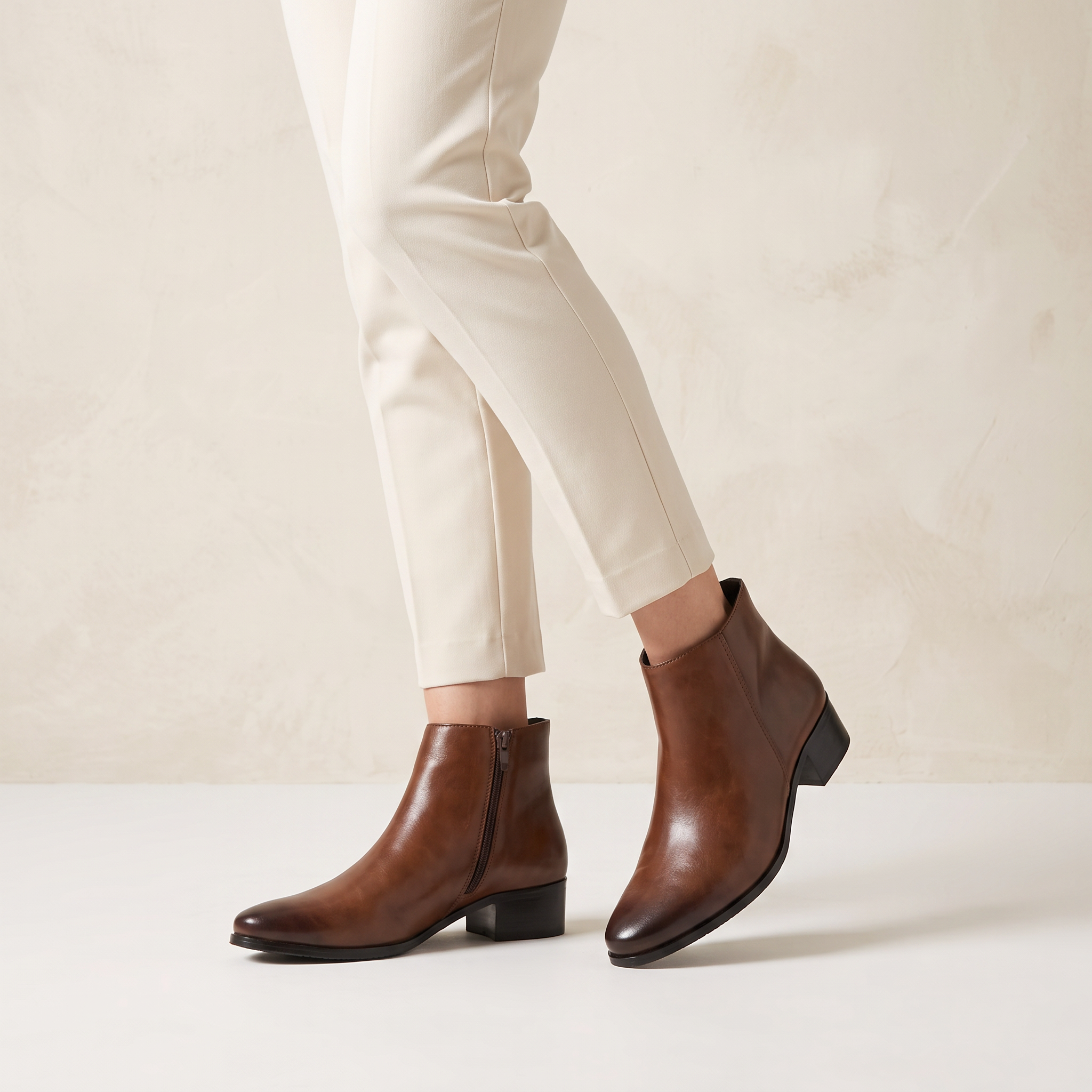 Henrietta | Slim Ankle Boots