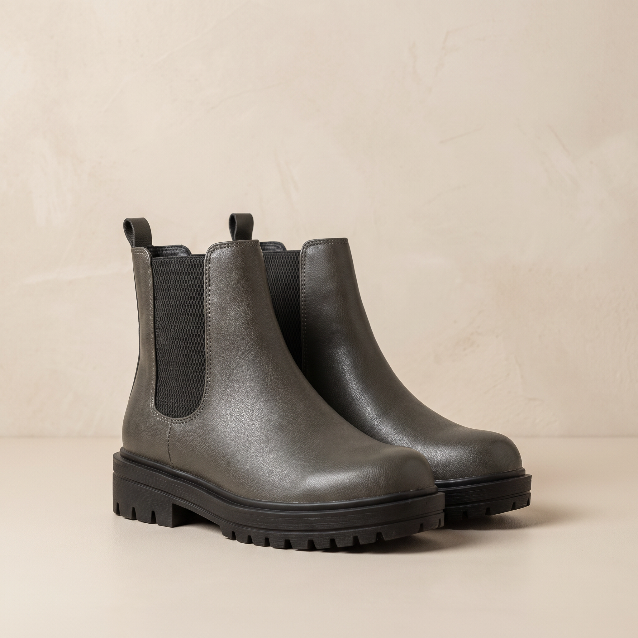 Oscar | Chunky Chelsea Boots Ankle